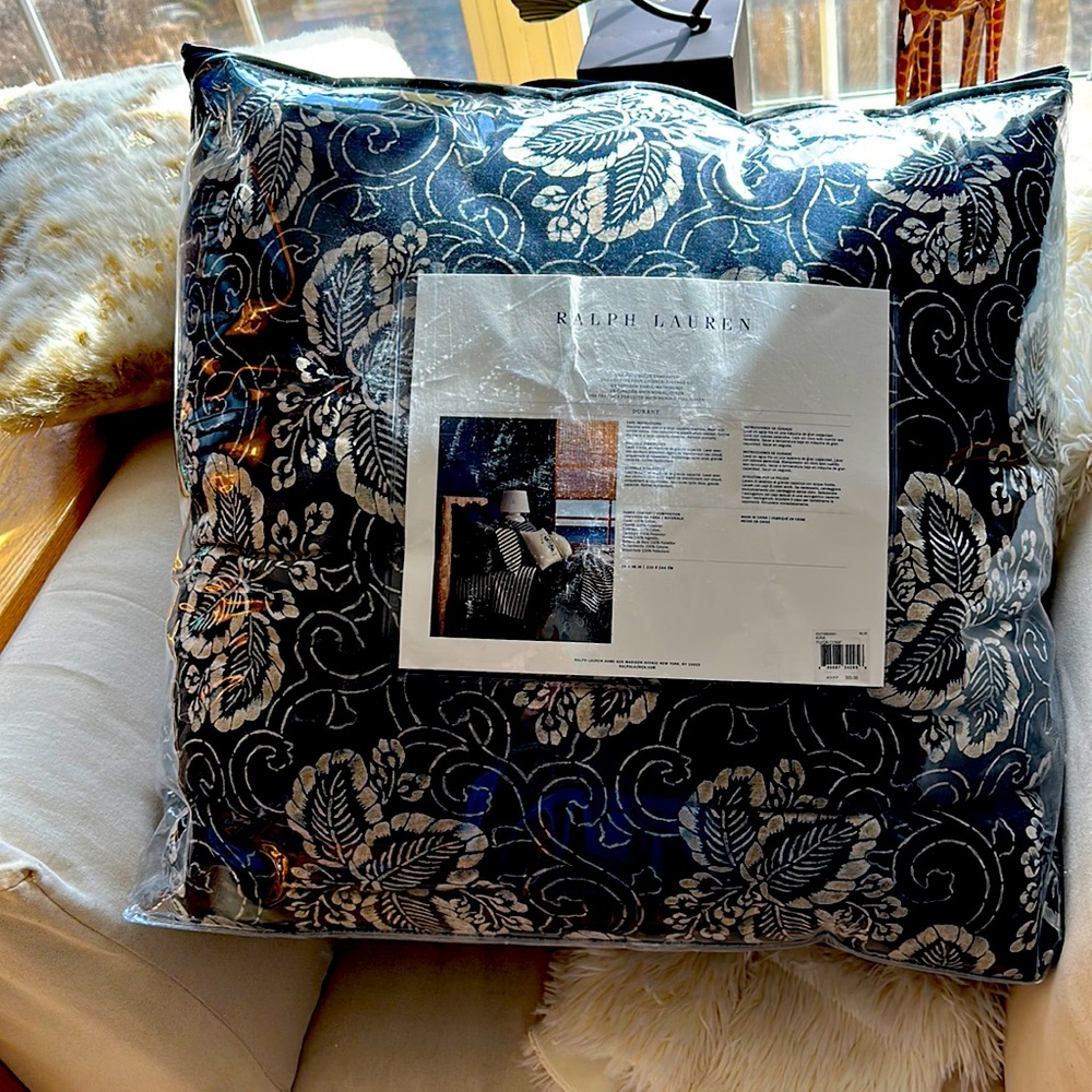 Ralph Lauren Queen/Full Quilt 100% Cotton with 100% Polyester Fill